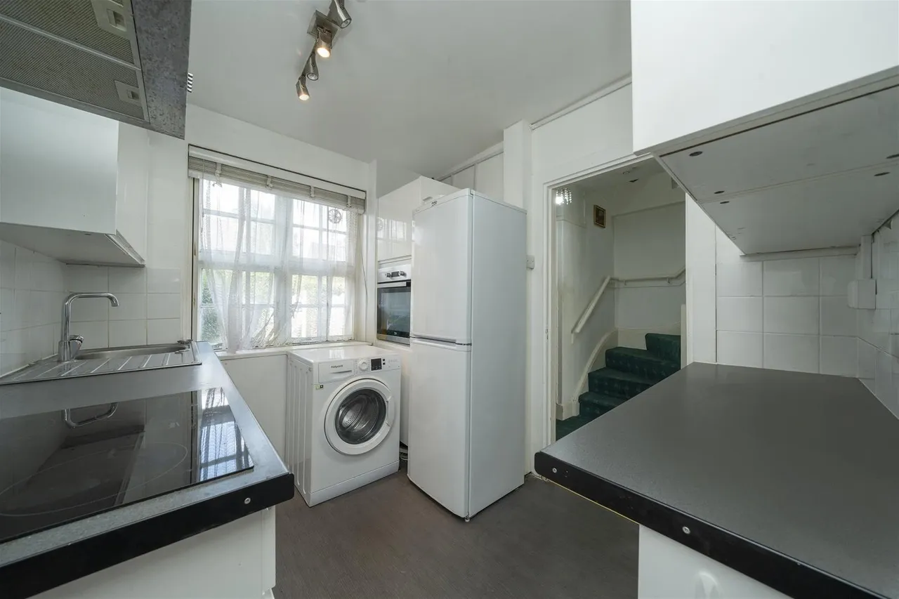 Falloden Way, Barnet, photo 6