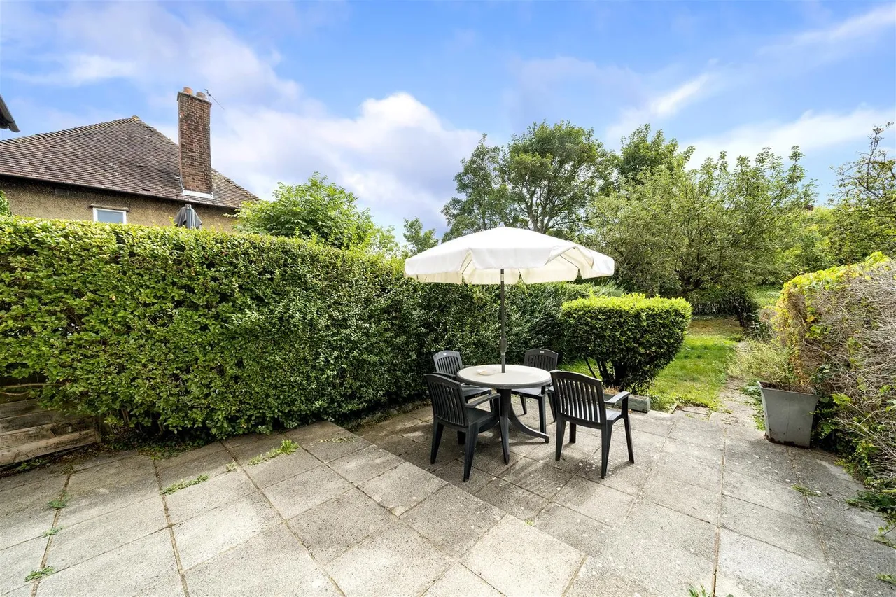 Falloden Way, Barnet, photo 13