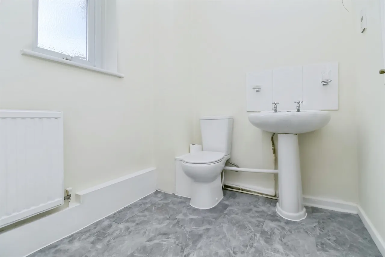 Irving Place, Barry, CF62, photo 12