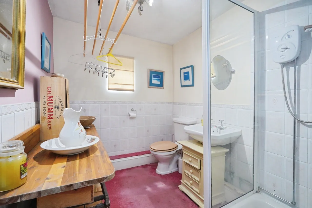 Acresford Road, Overseal, DE12, photo 27