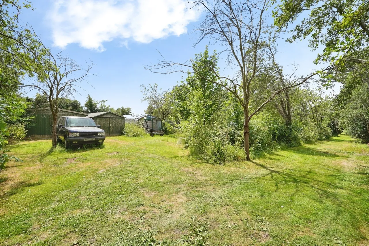 Acresford Road, Overseal, DE12, photo 29