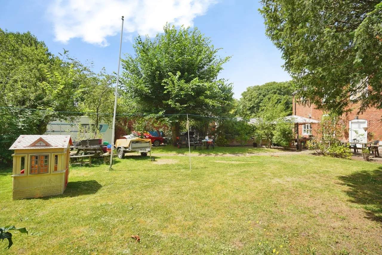 Acresford Road, Overseal, DE12, photo 30