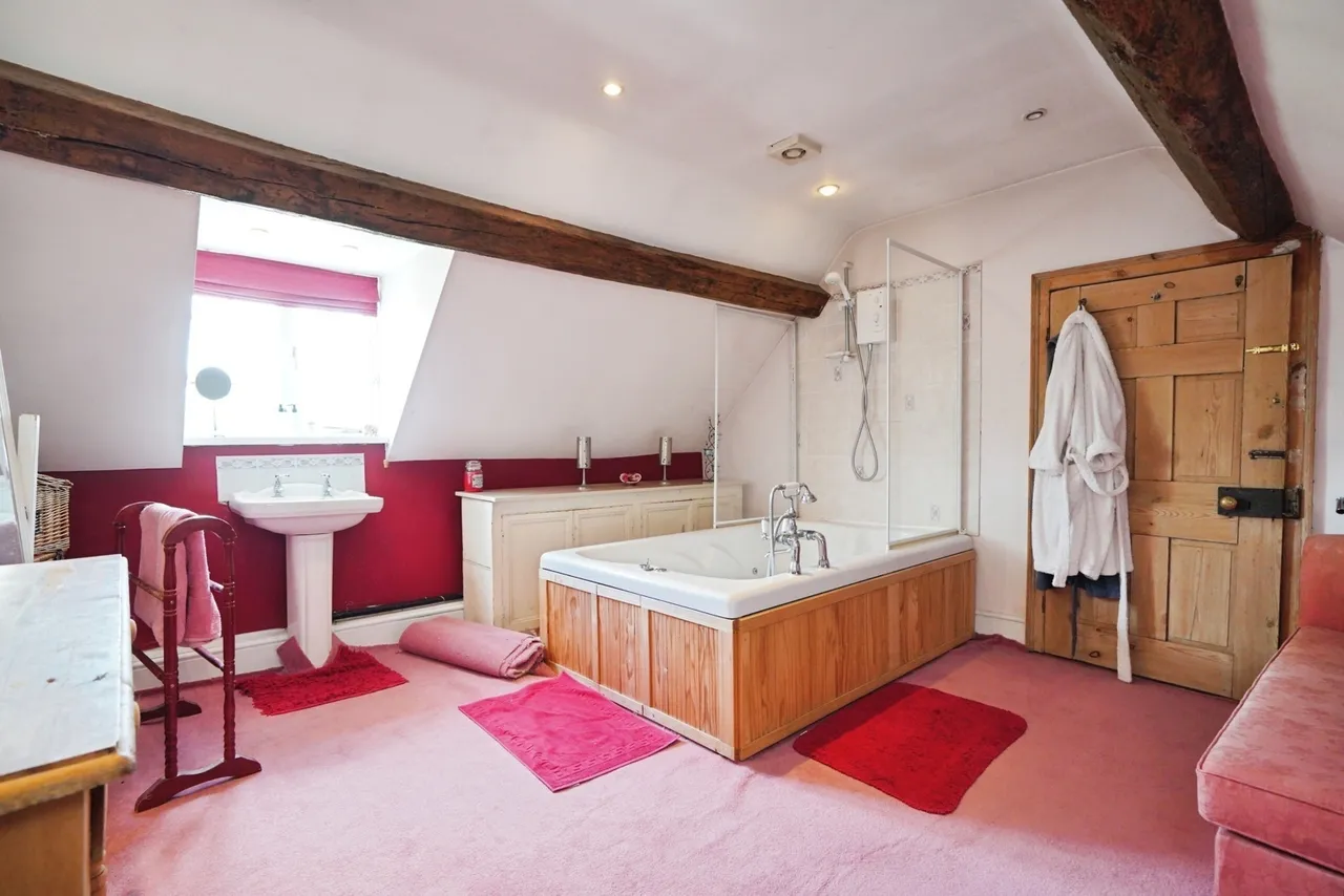 Acresford Road, Overseal, DE12, photo 20