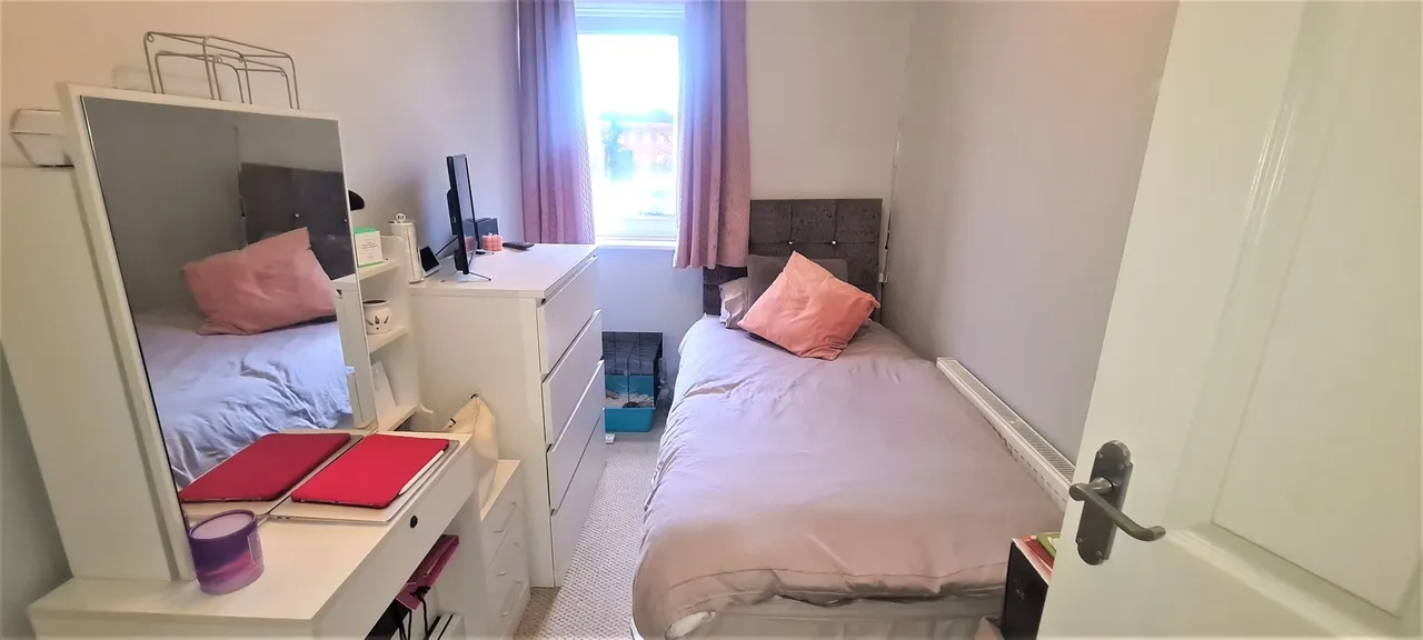 Doddinghurst Road, Brentwood, CM15, photo 9