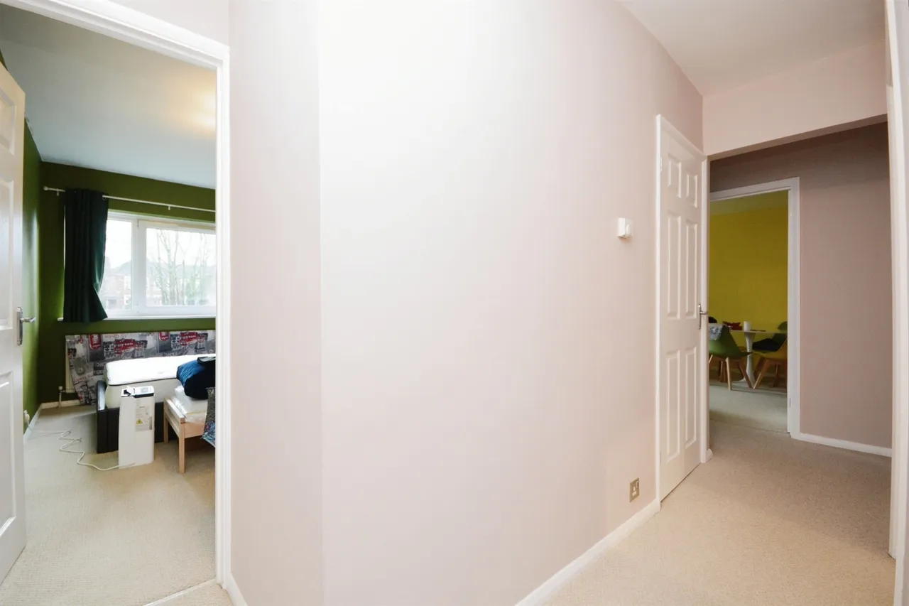 Doddinghurst Road, Brentwood, CM15, photo 6