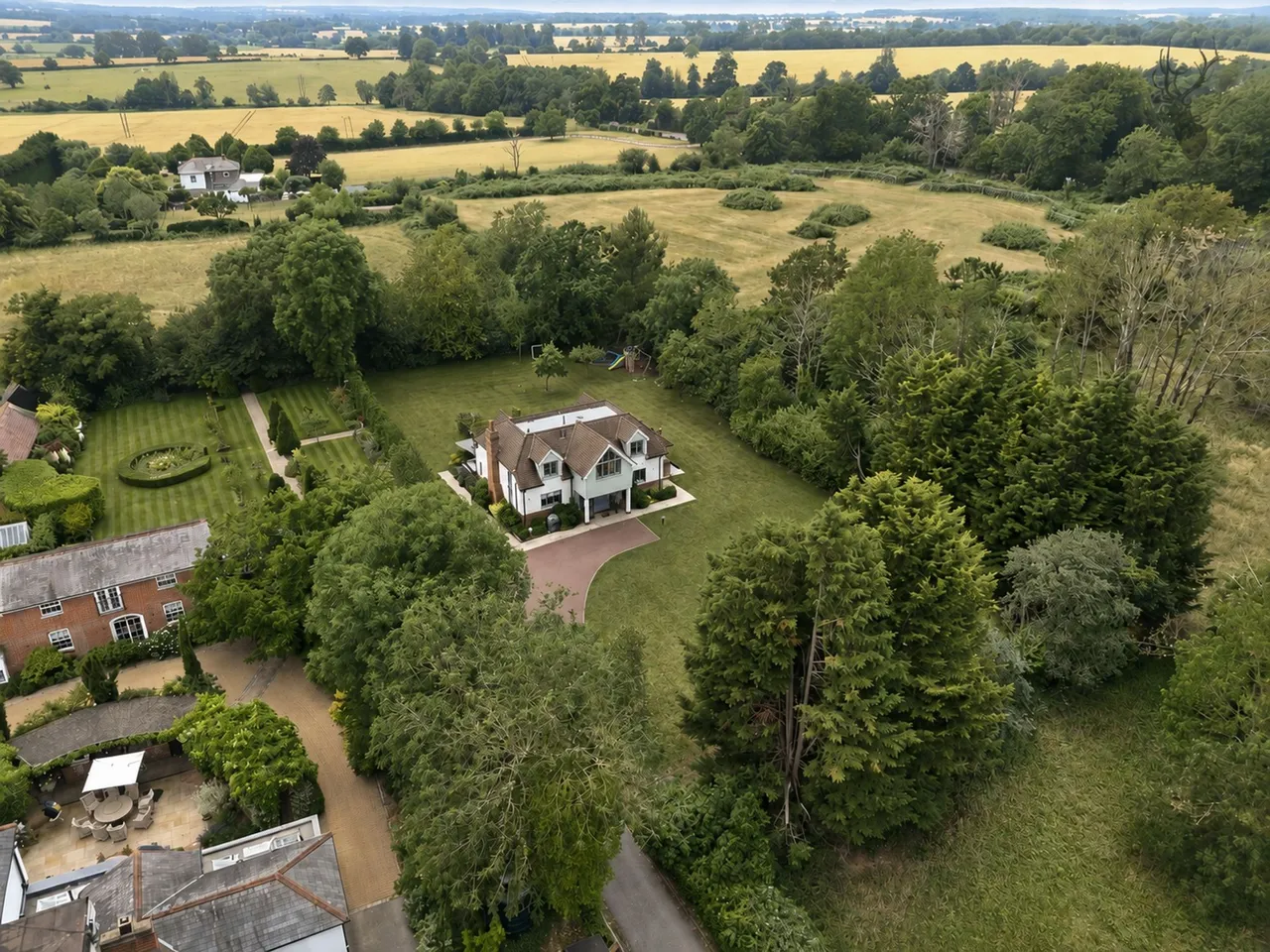 Brentwood Road, Ongar, CM5, photo 47