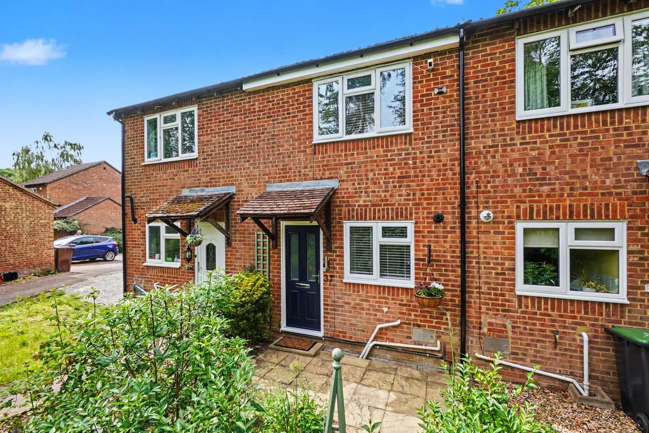 2 bed house for sale, Woodbury Road, Walderslade Woods, ME5