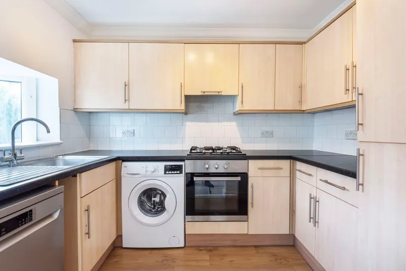 Foxley Lane, Purley CR8 3EE, photo 3