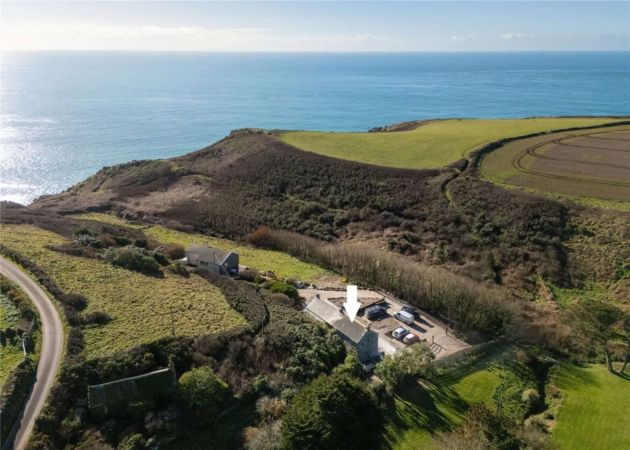 Porthcurno, Penzance, TR19, photo 2