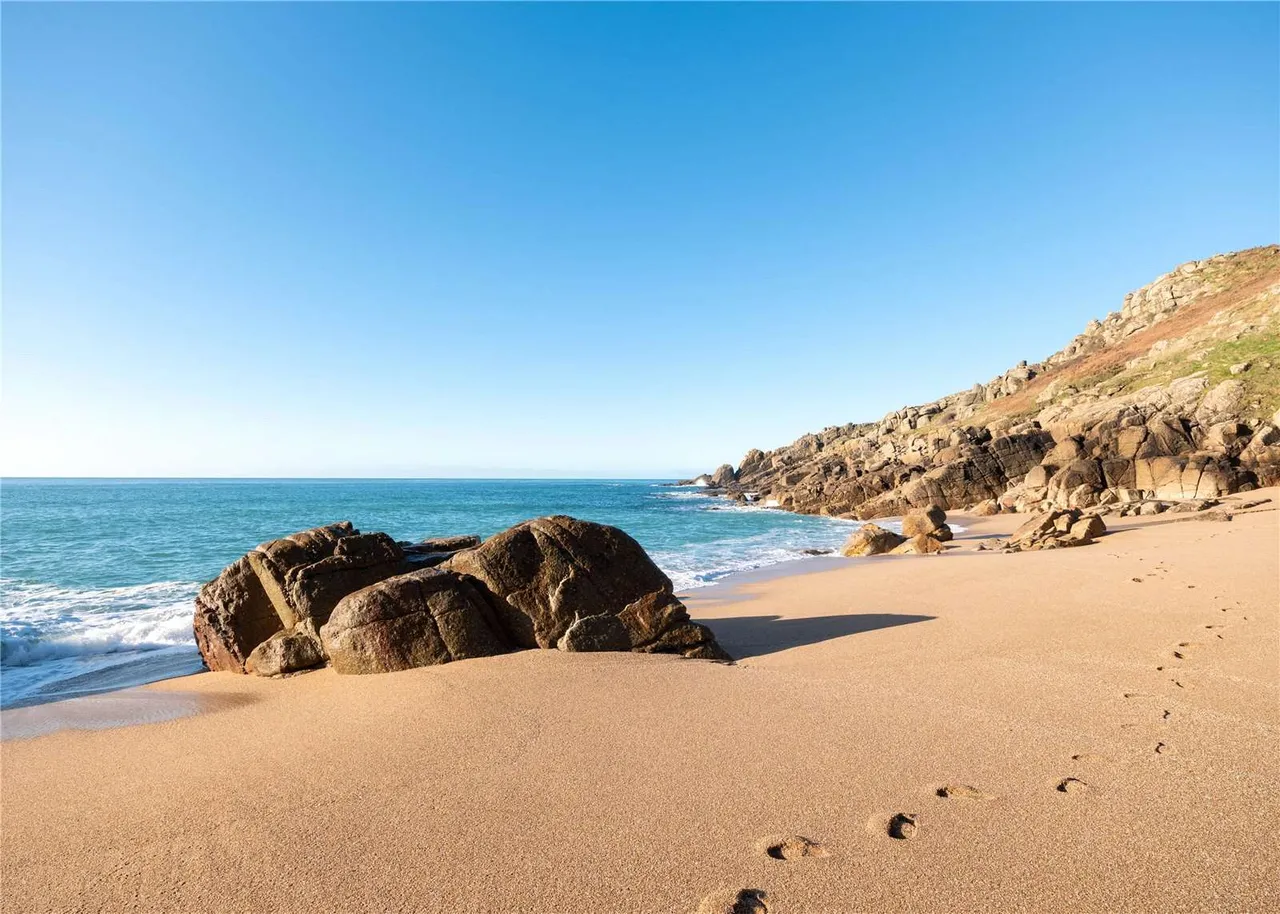 Porthcurno, Penzance, TR19, photo 3