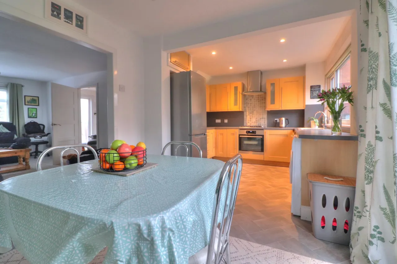 St. Columba Drive, Glasgow, G66, photo 8