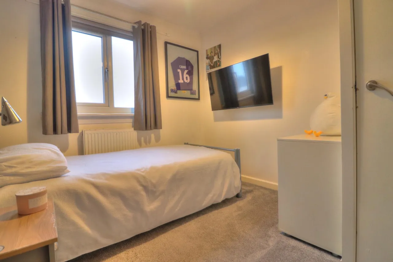 St. Columba Drive, Glasgow, G66, photo 16