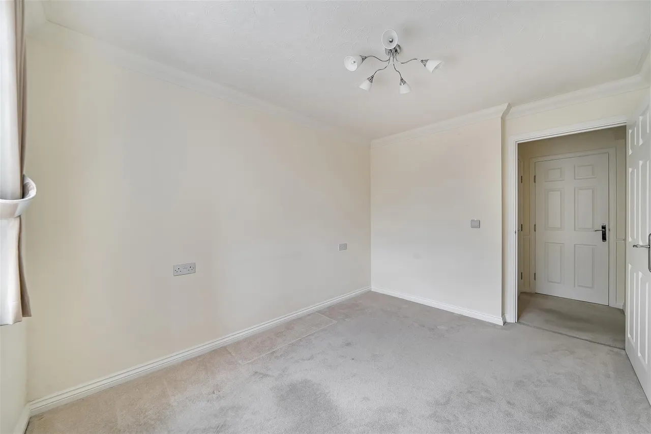 Alverstone Road, Southsea, PO4, photo 8