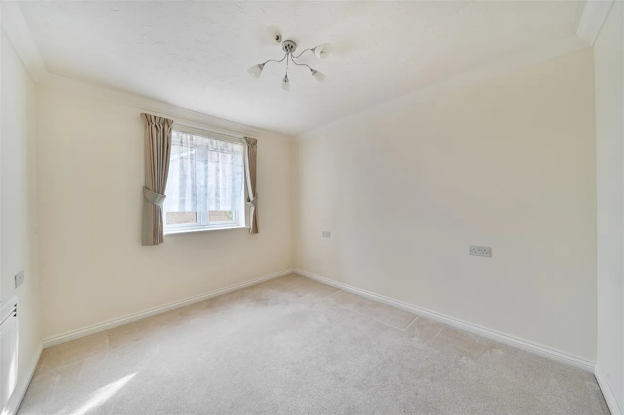 Alverstone Road, Southsea, PO4, photo 9