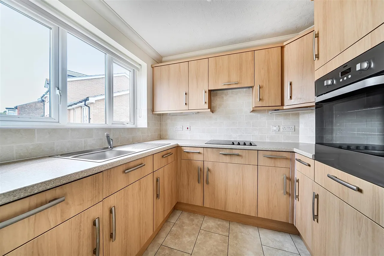 Alverstone Road, Southsea, PO4, photo 5