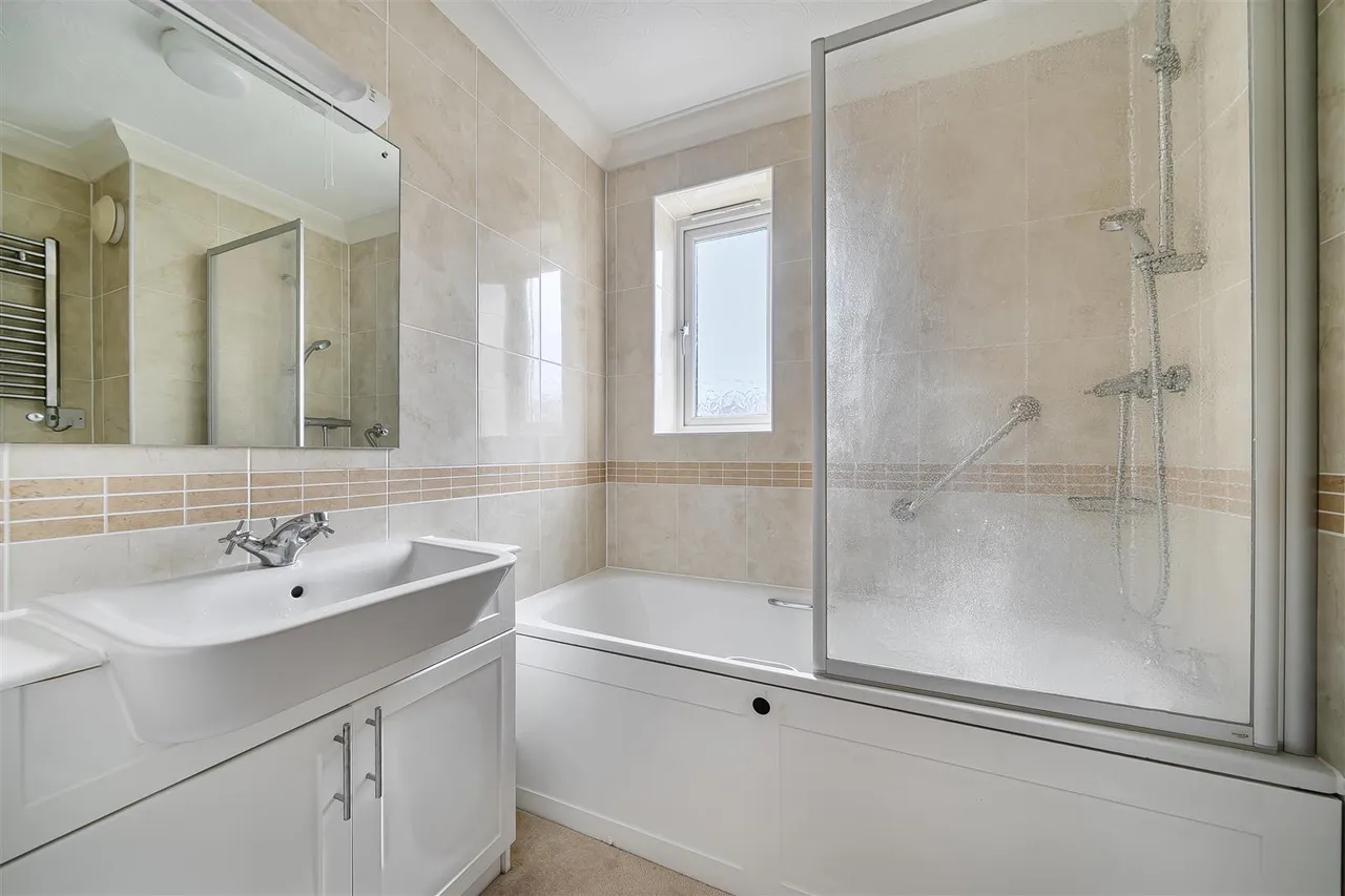 Alverstone Road, Southsea, PO4, photo 11