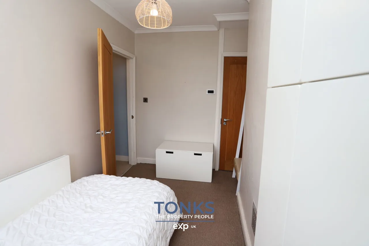 Stourbridge Road, Halesowen, B63, photo 15