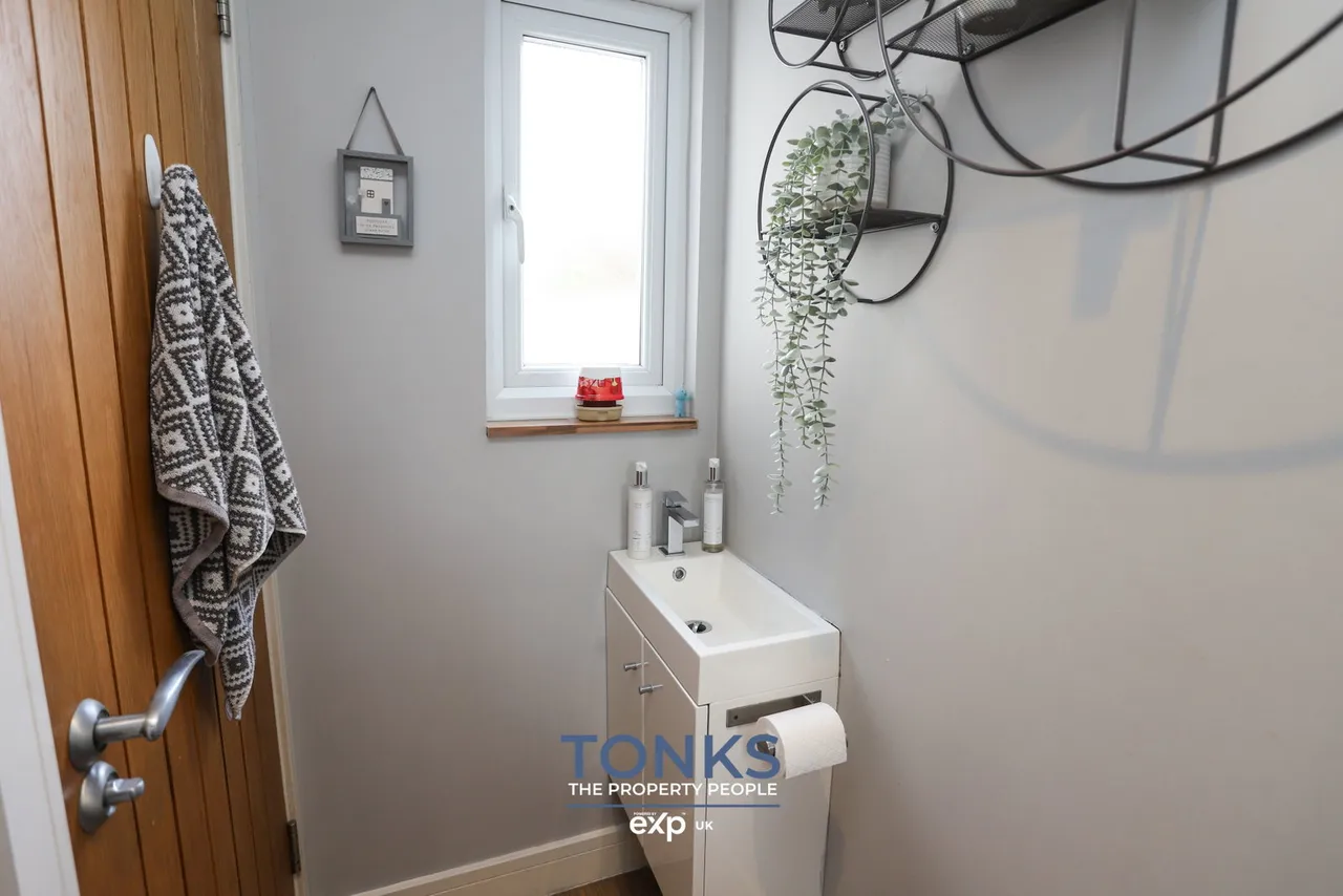 Stourbridge Road, Halesowen, B63, photo 8