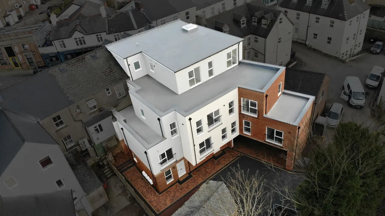 2 bed flat to rent, Market Street, Cinderford, GL14