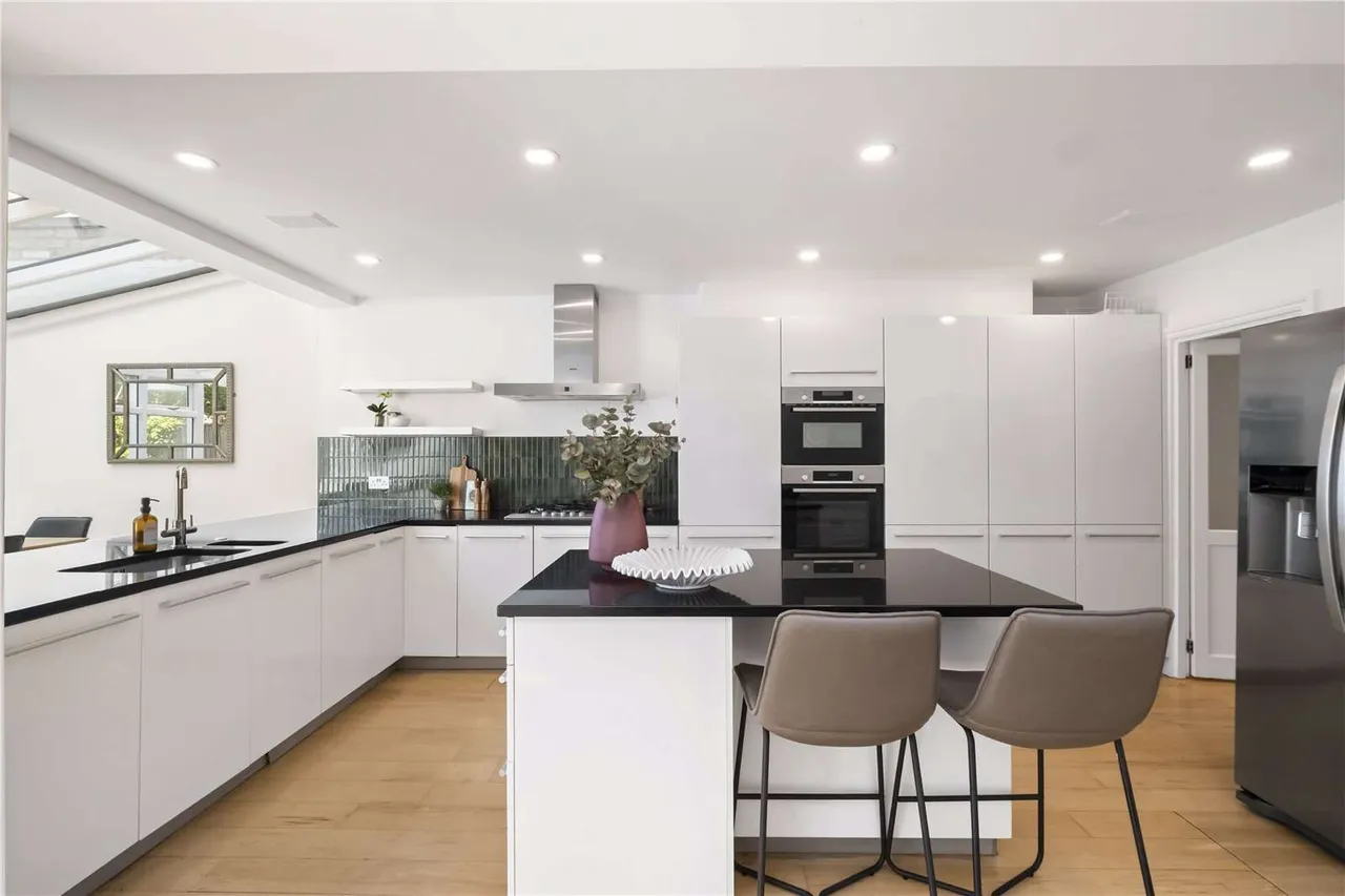 Sarsfeld Road, London, SW12 8HR, photo 6
