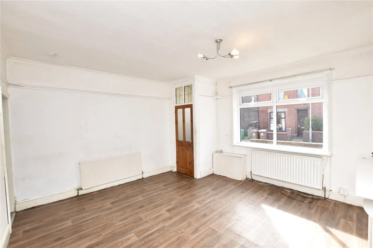 Whalley Road, Passmonds, OL12, photo 6
