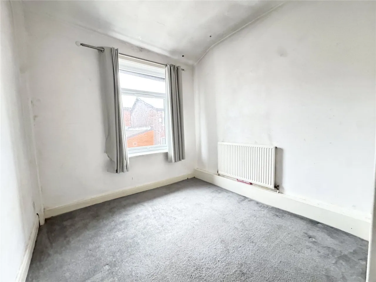Whalley Road, Passmonds, OL12, photo 10