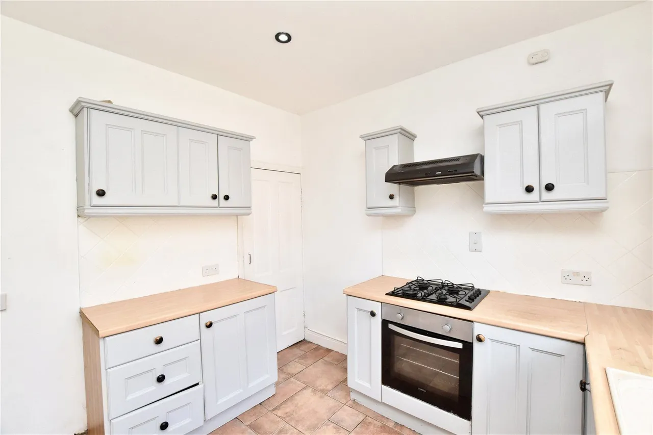 Whalley Road, Passmonds, OL12, photo 2