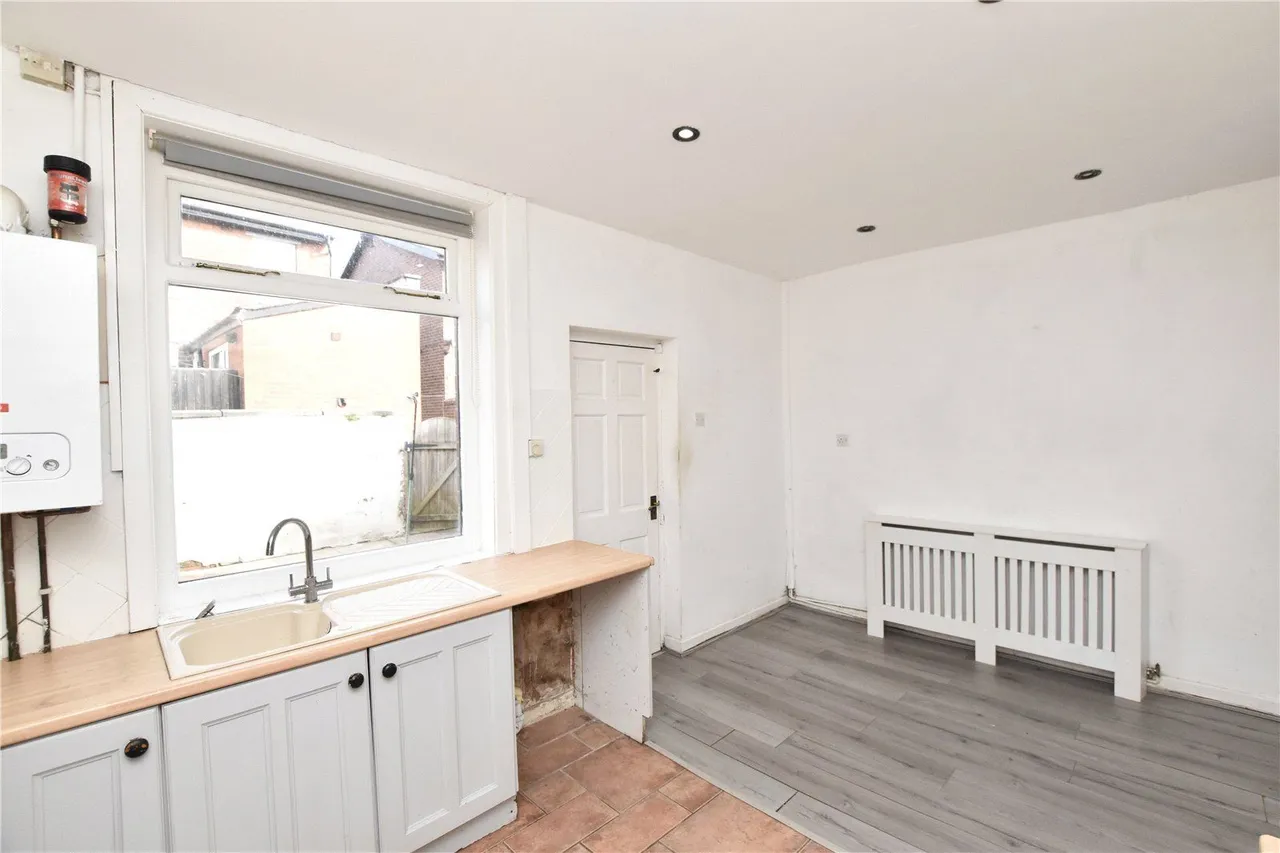 Whalley Road, Passmonds, OL12, photo 8