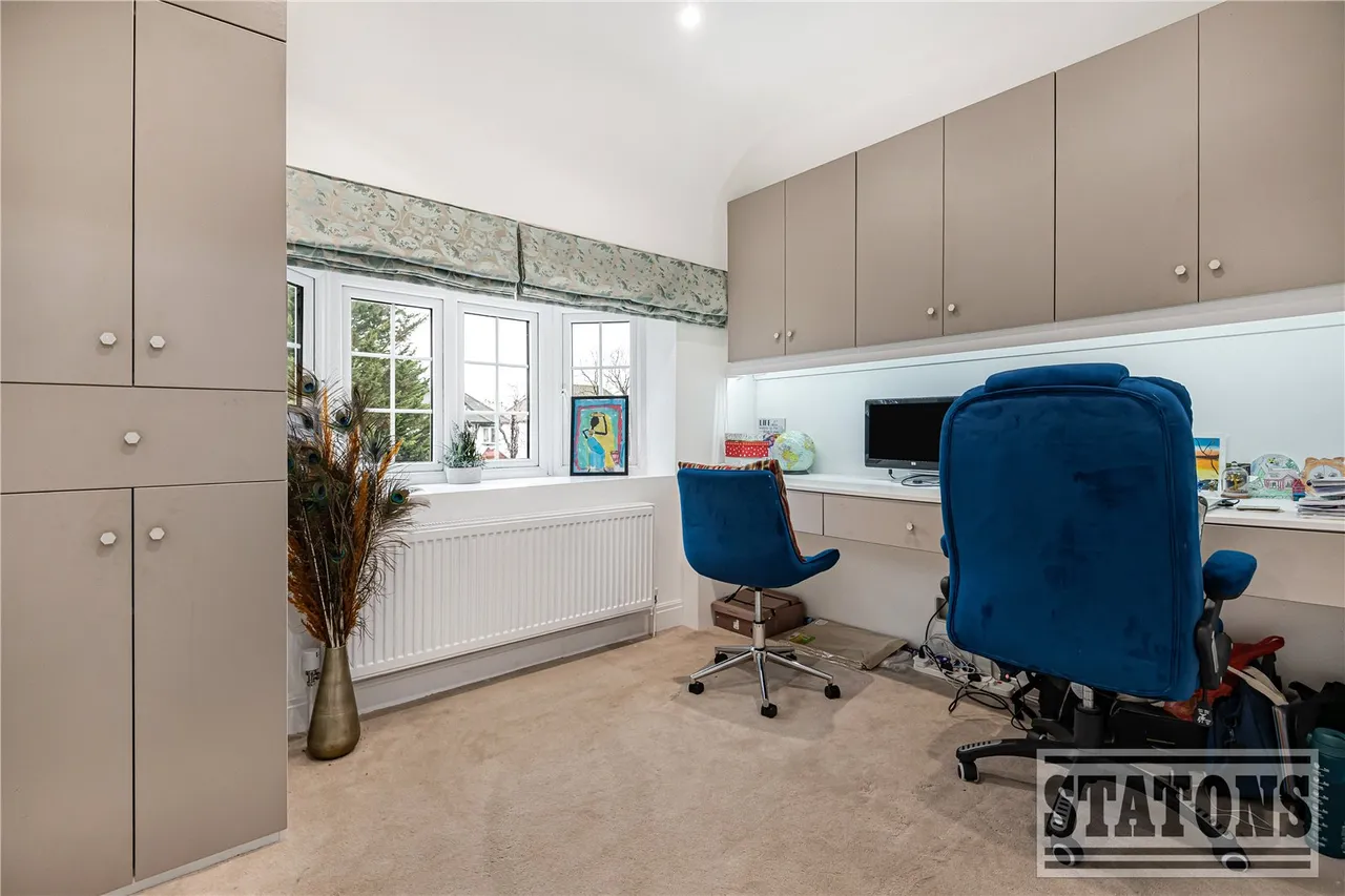 High Road, Whetstone, London, N20 9PT, photo 16