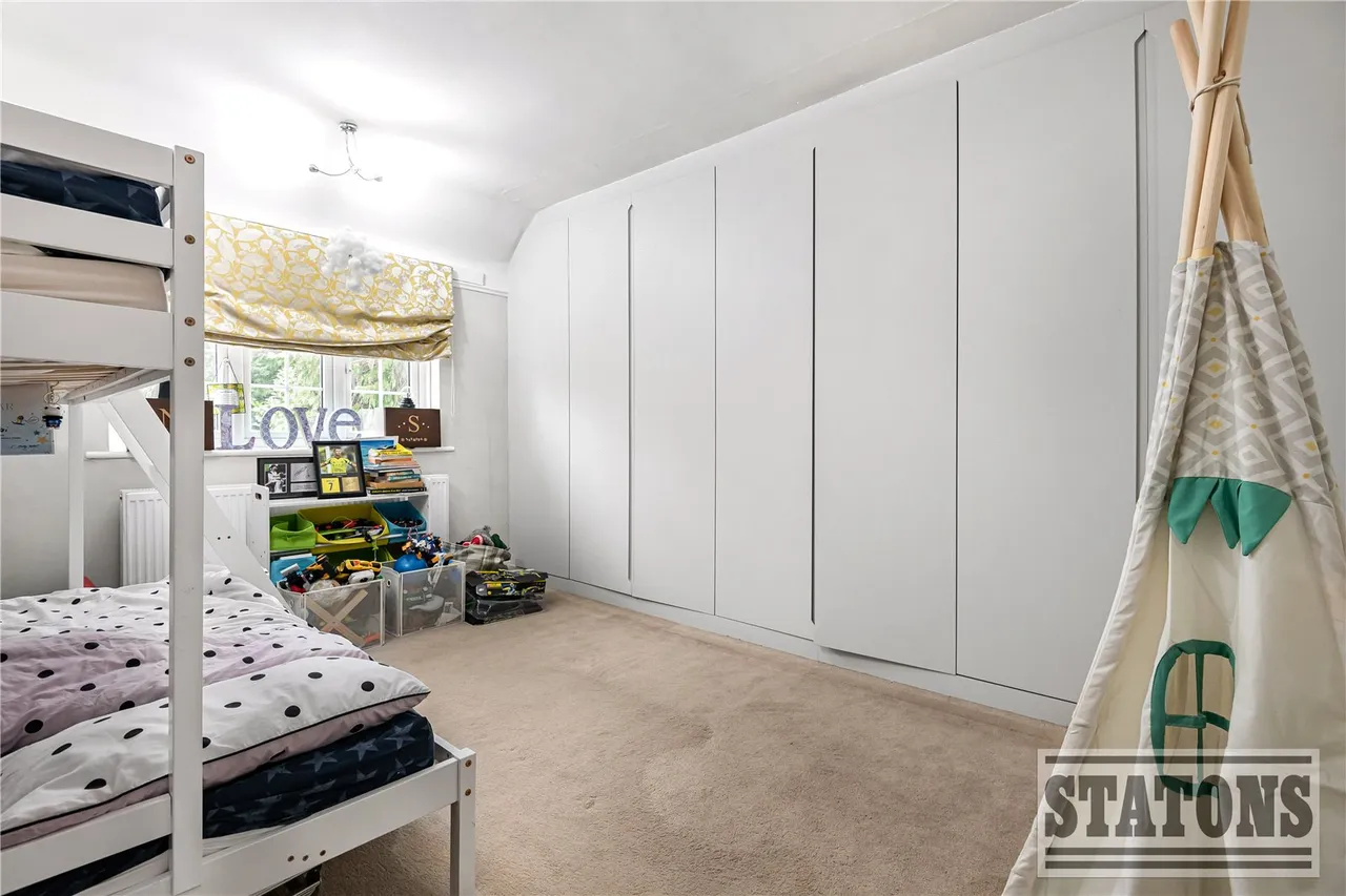 High Road, Whetstone, London, N20 9PT, photo 17