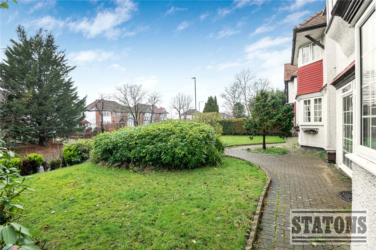 High Road, Whetstone, London, N20 9PT, photo 26
