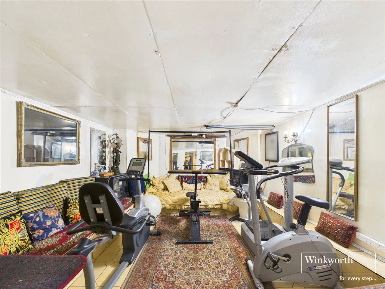 Holders Hill Drive, Hendon, NW4, photo 32