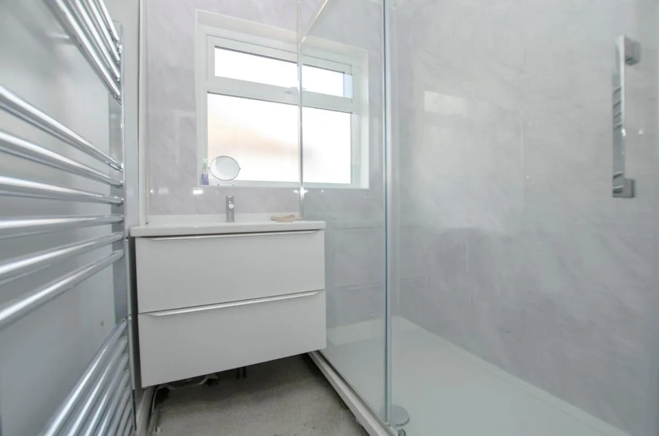Wingate Drive, Southampton, SO19, photo 10
