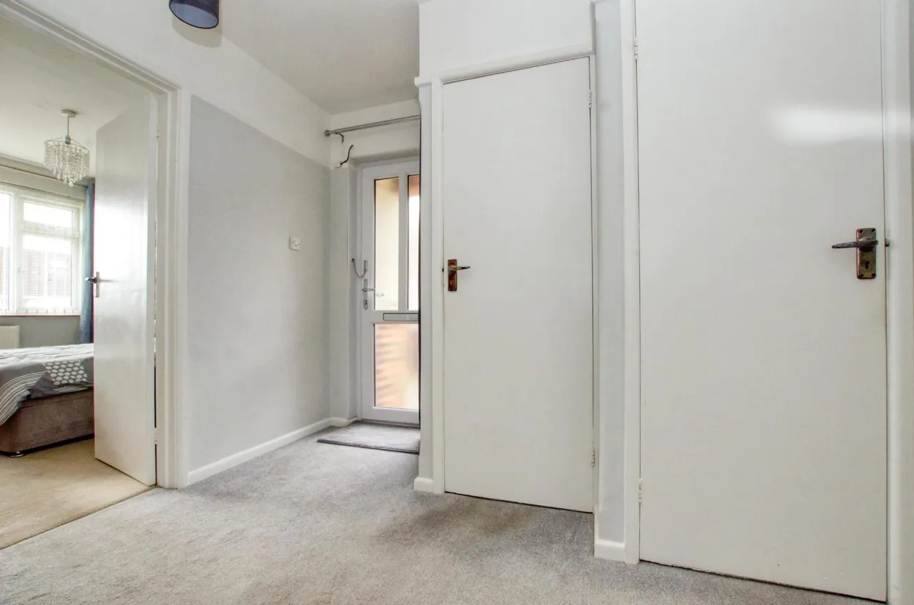 Wingate Drive, Southampton, SO19, photo 11
