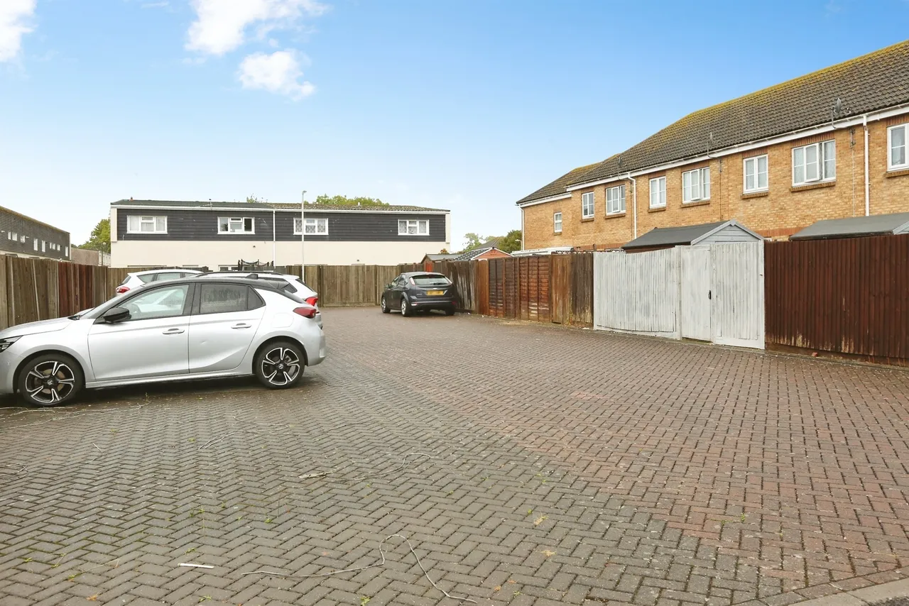 Lovelock Terrace, Gosport, PO13, photo 13