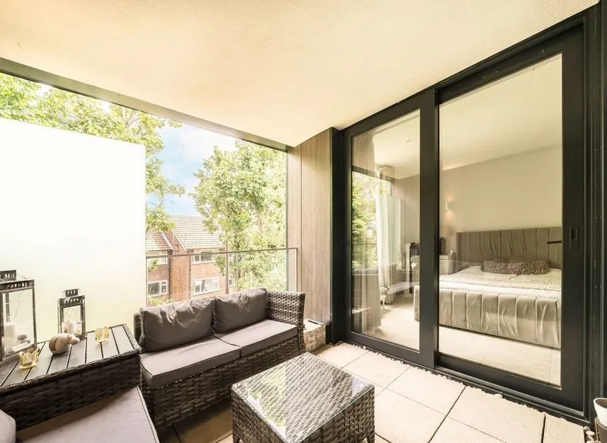 Indigo Square, Surbiton, KT6, photo 5