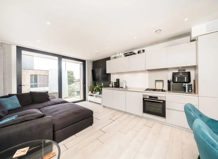 Indigo Square, Surbiton, KT6, photo 3