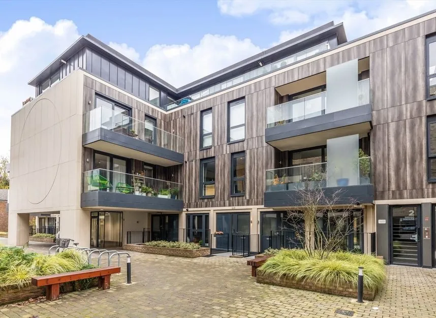 1 bed flat for sale — Indigo Square, Surbiton, KT6