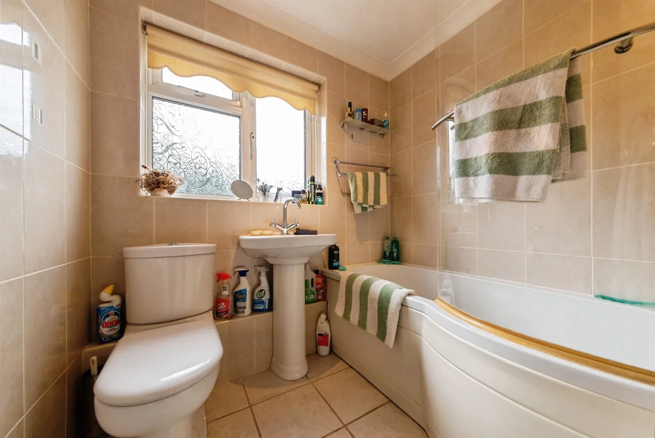 Mallards Reach, Donington, PE11, photo 15