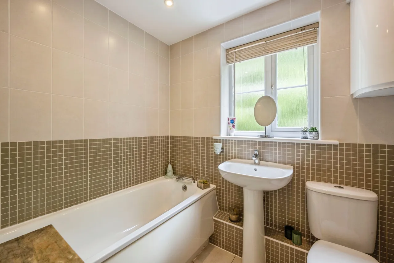 Pearwood Close, Rotherham, S63, photo 13