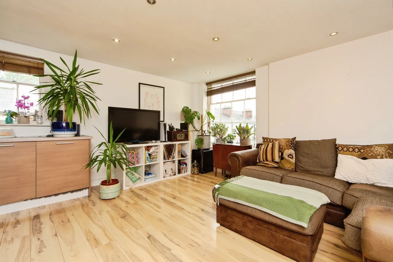 Huskisson Street, Liverpool, L8, photo 4