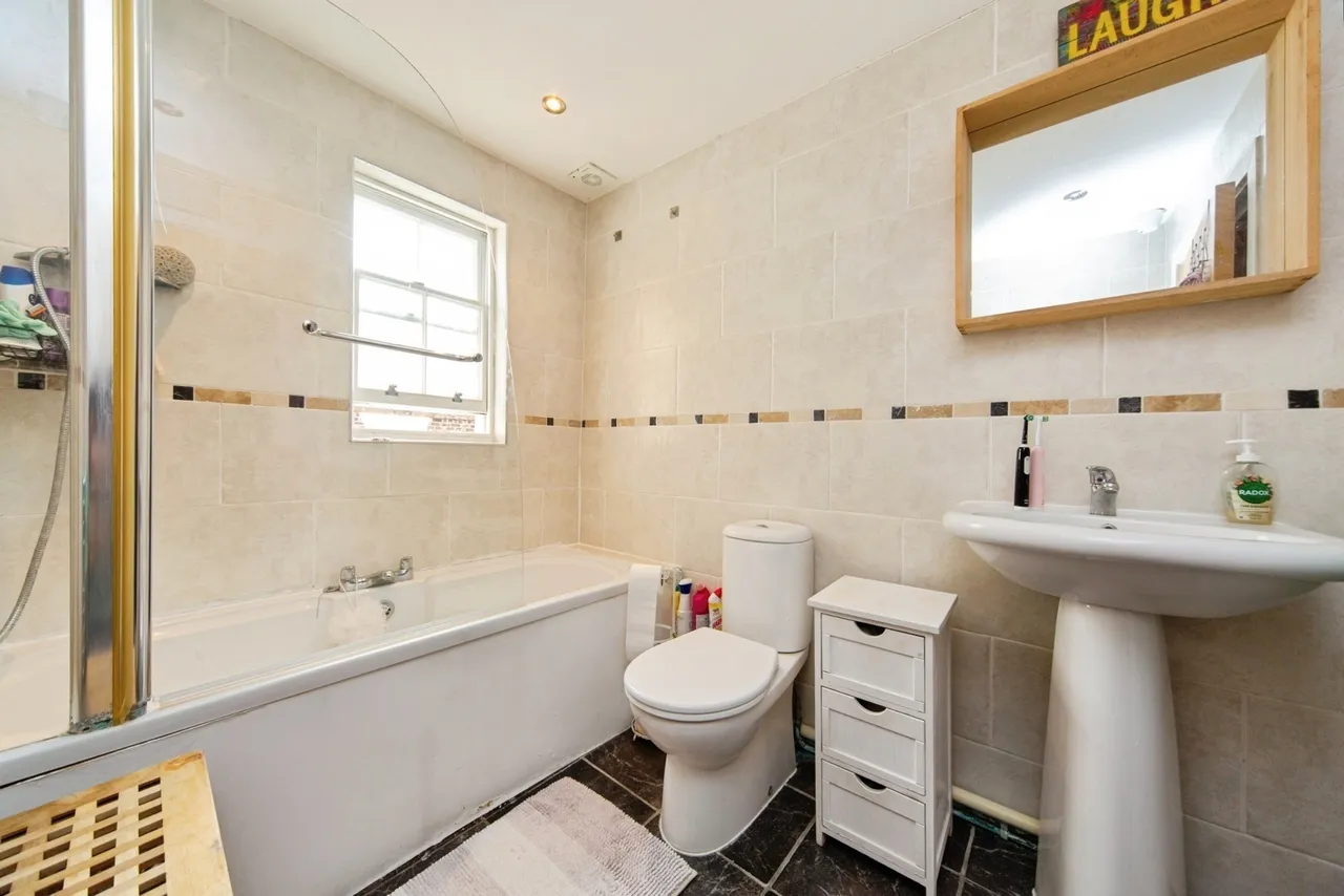 Huskisson Street, Liverpool, L8, photo 11