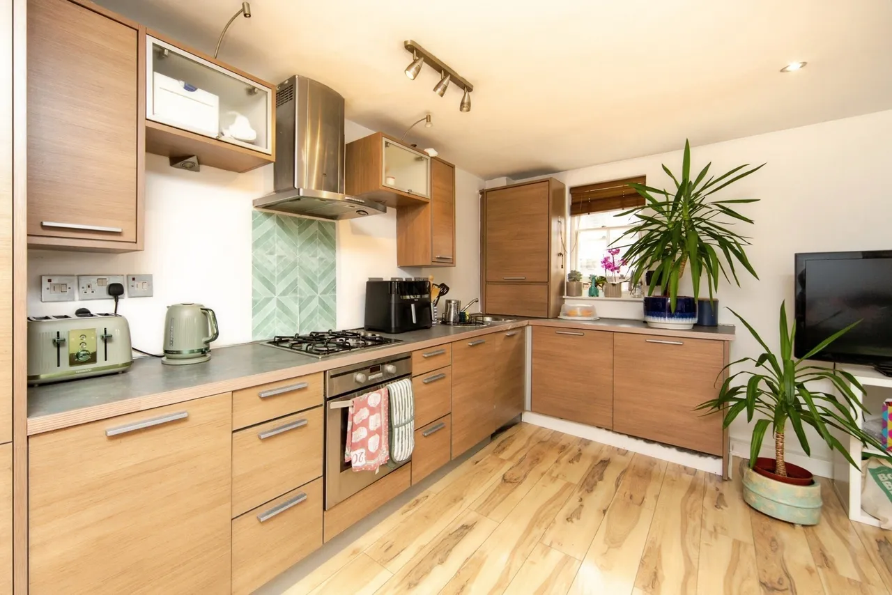 Huskisson Street, Liverpool, L8, photo 3