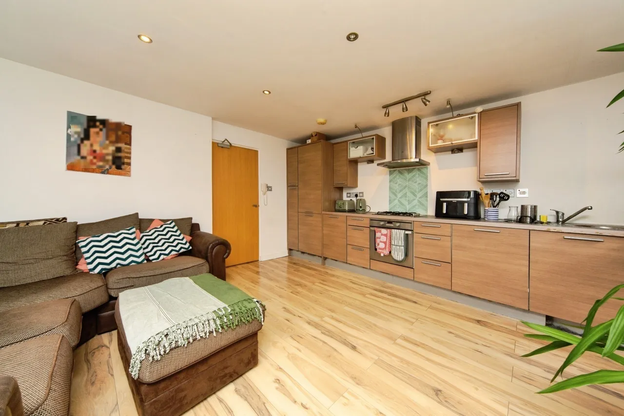 Huskisson Street, Liverpool, L8, photo 5
