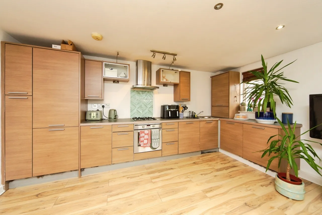 Huskisson Street, Liverpool, L8, photo 6