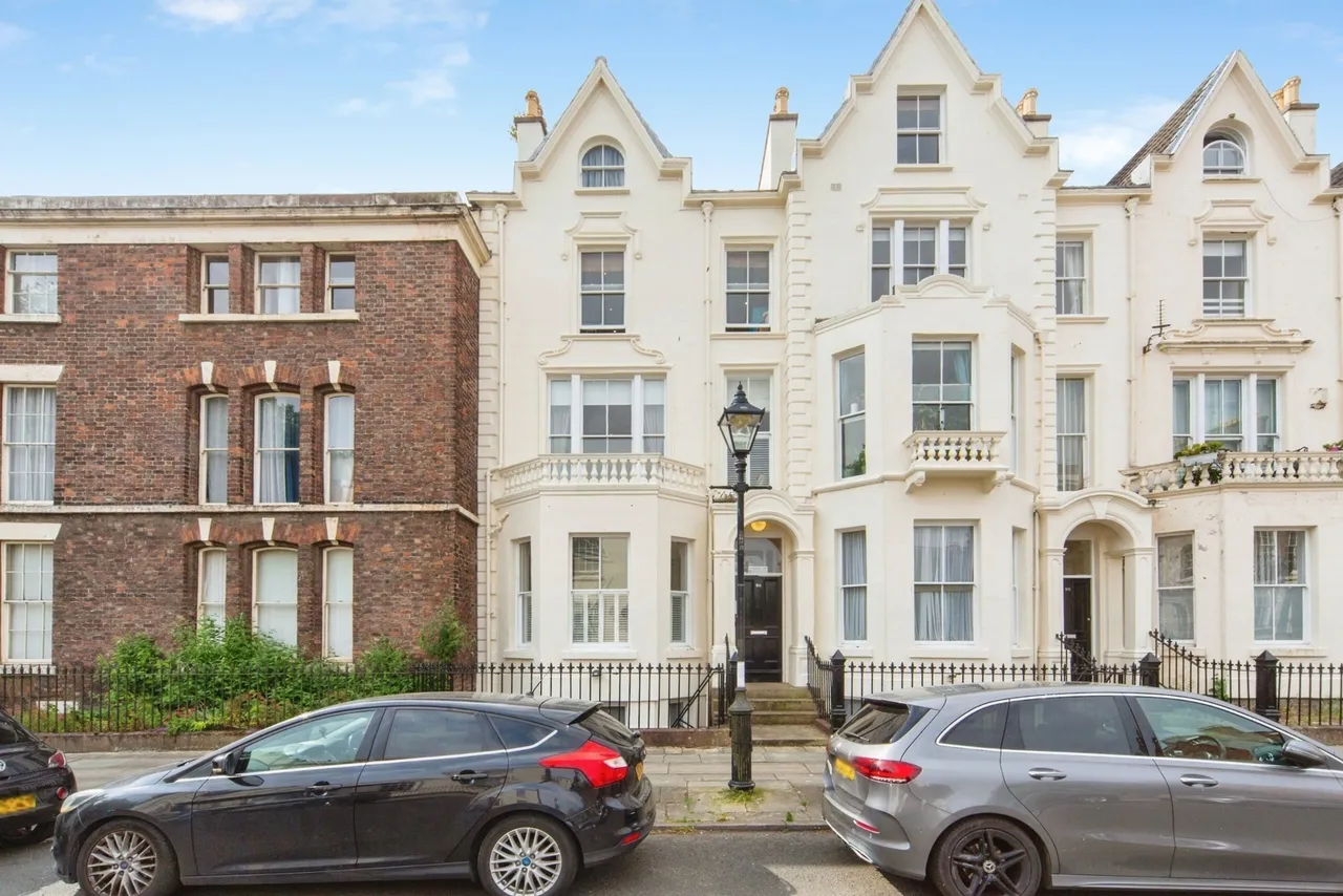 2 bed flat for sale, Huskisson Street, Liverpool, L8