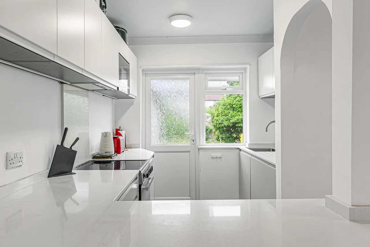Queens Road, Egham, TW20, photo 3