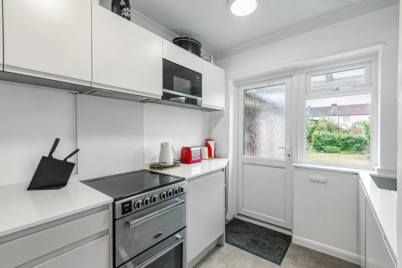 Queens Road, Egham, TW20, photo 12