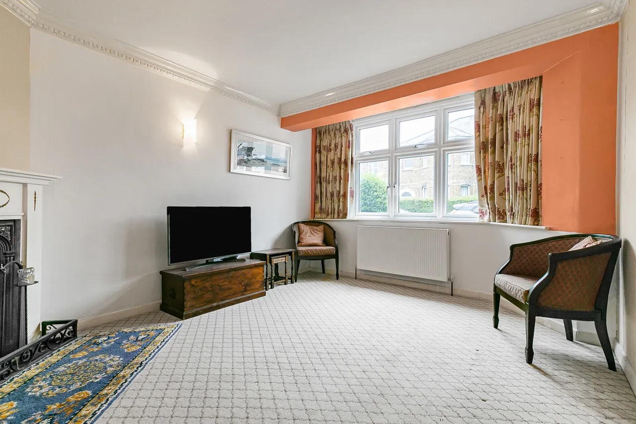 Queens Road, Egham, TW20, photo 2