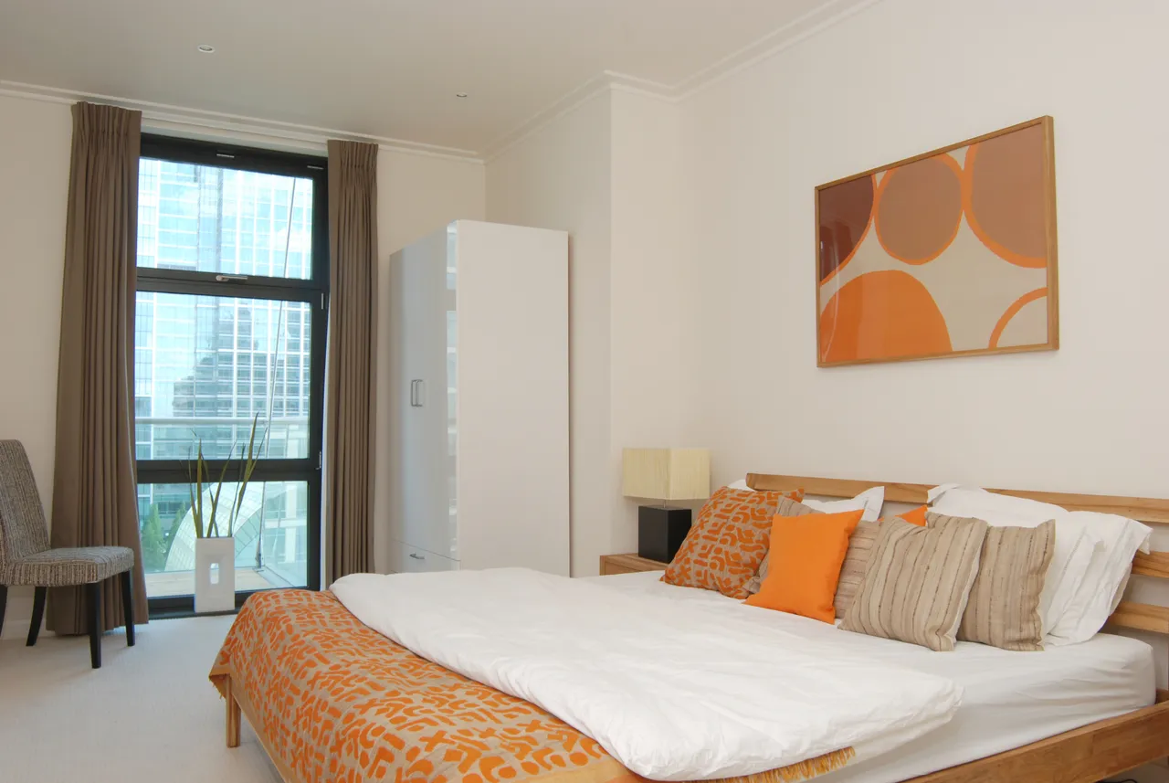 Flat 110 Discovery Dock Apartments West, 2 South Quay Square, London, photo 4